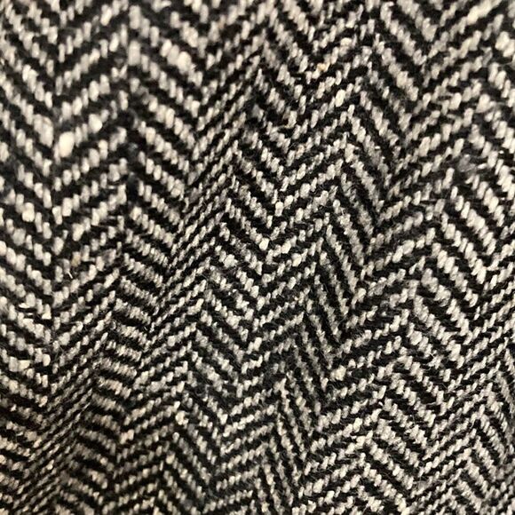 Gai Mattiolo Jacket & Skirt Suit in Herringbone Wool Blend & Embossed Leather. - Picture 4 of 15